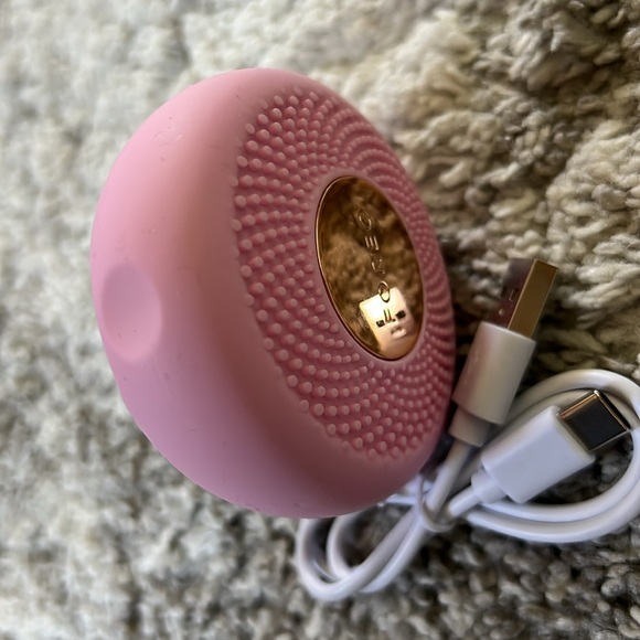 FOREO UFO MINI mask PINK GOLD FACE RED LIGHT - Picture 7 of 8